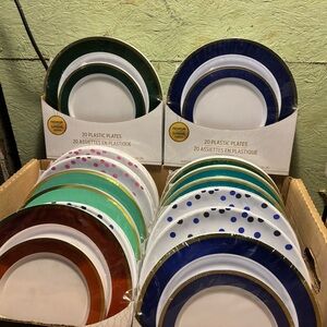 Amscan Premium Plastic Plates with Gold, Green, and Blue Designs